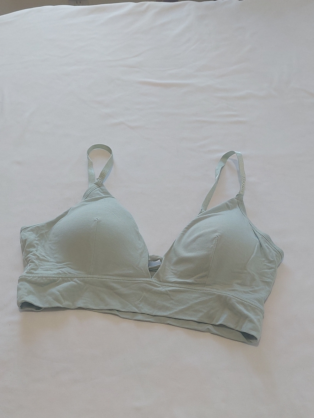 Hanes Light Sage Wireless Every Soft Bra.Size Large